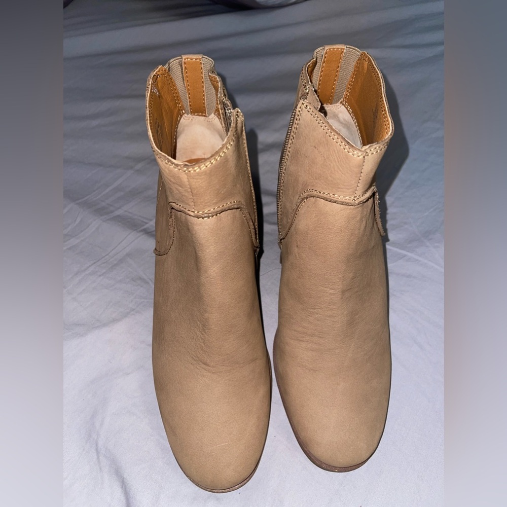 LUCKY BRAND wedge boot 9M NWOB